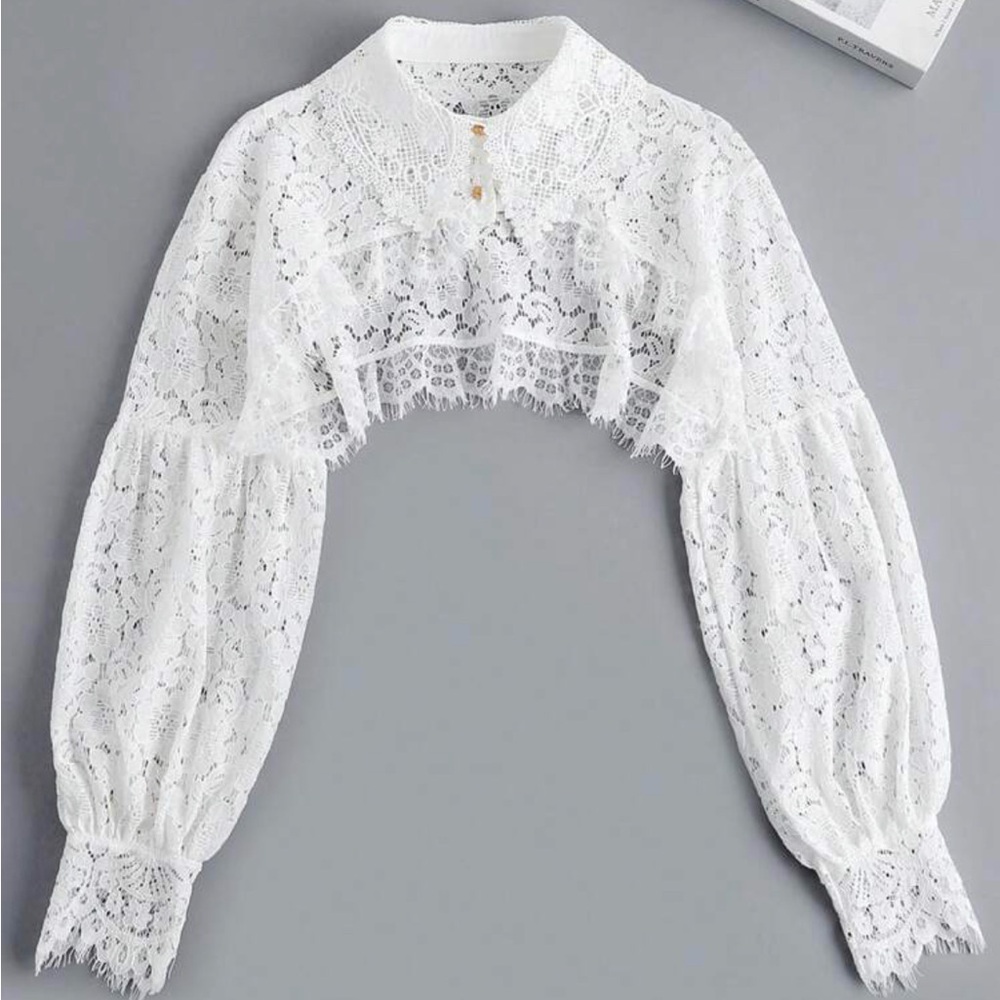 NWOT Elegant White Lace Women's Shrug